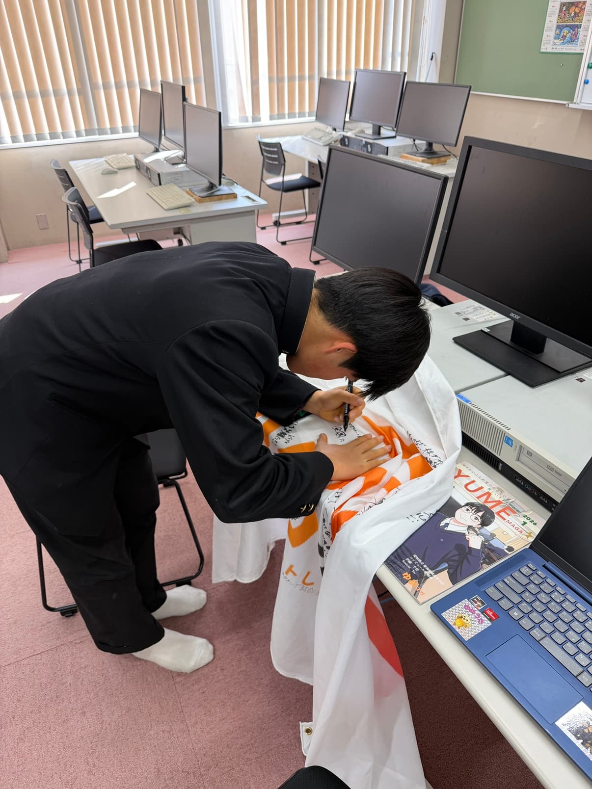 四日市中央工業高等学校のサッカー部の生徒さんに取材させていただきました