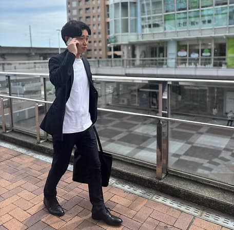 岡崎 隆之介 - 事業内容について教えてください。